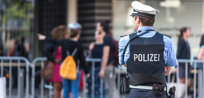 aufruf-zu-corona-spaziergang-vg-dresden-enthebt-polizisten-aus-beamtendienst