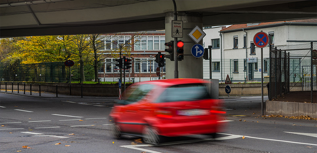 die-entscheidende-sekunde-kammergericht-zum-qualifizierten-rotlichtverstoss