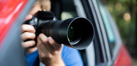 OLG Dresden: Übermittlung von Foto an Plattform zum Melden von Falschparkern rechtfertigt Schadensersatz, wenn das Bild auch den Beifahrer zeigt