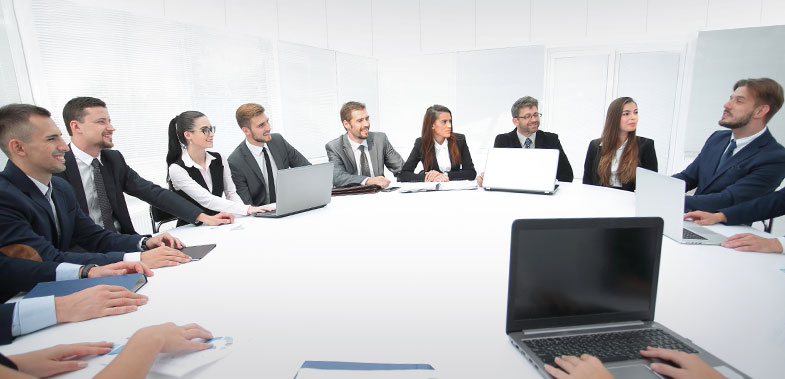 Chefjuristen sitzen immer h&auml;ufiger mit am Vorstandstisch